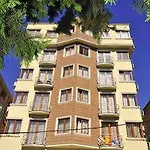 Point Aparthotel