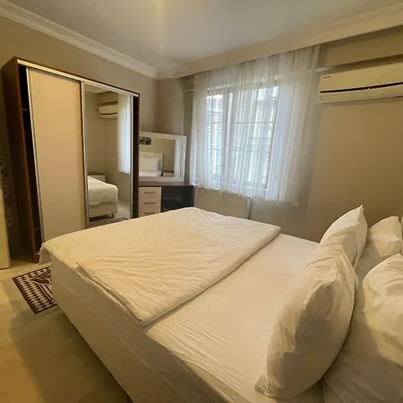 Aparthotel Point 4*